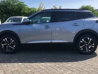 Gebraucht Peugeot e-2008 Allure+ 100 kW (136 PS) 2021 Grau SUV
