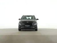 Gebraucht Hyundai Kona Select 100 kW (136 PS) 2023 Schwarz SUV