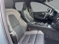 Second-hand Volvo XC60 Plus 197 CP (144 kW) 2023 Gri SUV