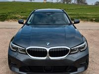 Używany BMW 330 Advantage 258 KM (189 kW) 2020 Szary Kombi