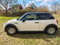 Gebraucht Mini Cooper D Pepper 116 PS (85 kW) 2016 Weiß Kleinwagen