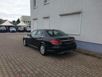 Gebraucht Mercedes E220 Avantgarde 170 PS (125 kW) 2015 Obsidianschwarz Limousine
