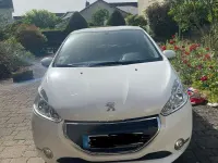 Gebraucht Peugeot 208 Active 82 PS (60 kW) 2013 Weiß Kleinwagen