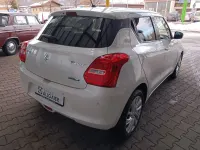 Gebraucht Suzuki Swift Comfort+ 83 PS (61 kW) 2021 Weiß Kleinwagen