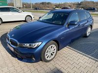Gebraucht BMW 330e Advantage 292 PS (214 kW) 2021 Blau Kombi