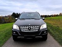 Second-hand Mercedes ML320 224 CP (164 kW) 2008 Negru SUV