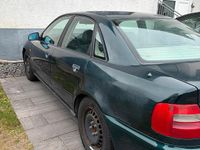 Second-hand Audi A4 150 CP (110 kW) 1995 Verde Berlinǎ