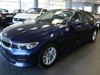 Gebraucht BMW 318 Advantage 150 PS (110 kW) 2019 Blau Limousine