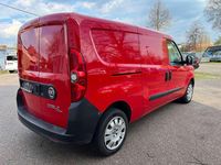 Gebraucht Fiat Doblò Basis 95 PS (69 kW) 2014 Colore esterno (rot) Van / Kleinbus