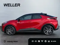 Neu Toyota C-HR 197 PS (144 kW) 2025 3u5)/ black (202) (rot SUV