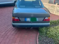 Gebraucht Mercedes E230 130 PS (95 kW) 1990 Limousine