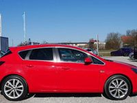 Gebraucht Opel Astra 165 PS (121 kW) 2013 Power rot/traffic red Kleinwagen