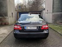 Gebraucht Mercedes E200 Avantgarde 184 PS (135 kW) 2009 Schwarz Limousine