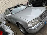 Gebraucht Mercedes C220 150 PS (110 kW) 1995 Silber Limousine