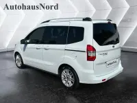 Gebraucht Ford Tourneo Courier Titanium 101 PS (74 kW) 2021 Weiß Van / Kleinbus