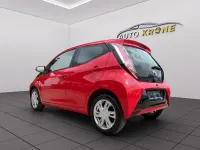 Gebraucht Toyota Aygo X-wave 69 PS (50 kW) 2015 Rot Kleinwagen