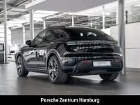 Second-hand Porsche Macan 4 Electric 300 kW (408 CP) 2025 Negru SUV