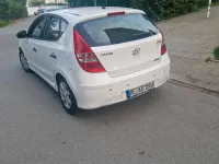 Gebraucht Hyundai i30 115 PS (84 kW) 2012 Weiß Kombi