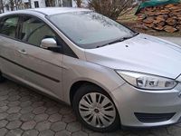 Gebraucht Ford Focus Trend 101 PS (74 kW) 2016 Silber Limousine