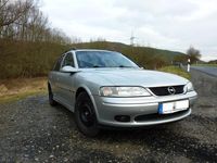 Gebraucht Opel Vectra 101 PS (74 kW) 2000 Silber metallic Kombi