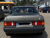 Gebraucht Mercedes 190 122 PS (89 kW) 1986 Grau Limousine