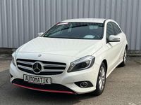 Gebraucht Mercedes A180 Style 122 PS (89 kW) 2015 Weiß Kleinwagen