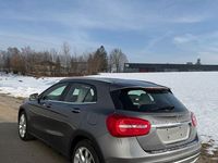 Gebraucht Mercedes GLA220 177 PS (130 kW) 2016 Grau SUV