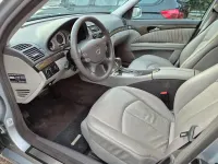 Używany Mercedes E500 387 KM (284 kW) 2006 Srebrny Sedan/Limuzyna