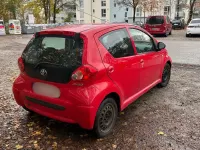 Gebraucht Toyota Aygo 68 PS (50 kW) 2008 Rot Kleinwagen