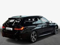 Gebraucht BMW 318 Performance 156 PS (114 kW) 2023 Saphirschwarz metallic Kombi