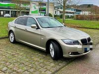 Gebraucht BMW 325 Sport Line 218 PS (160 kW) 2011 Silber Limousine