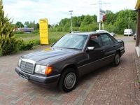 Gebraucht Mercedes E230 132 PS (97 kW) 1992 Braun Limousine