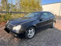 Gebraucht Mercedes C220 140 PS (102 kW) 2003 Schwarz Coupé