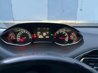 Gebraucht Peugeot 308 120 PS (88 kW) 2016 Schwarz Kombi