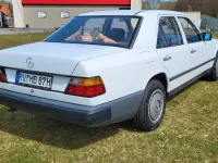 Gebraucht Mercedes 230 136 PS (100 kW) 1987 Weiß Limousine