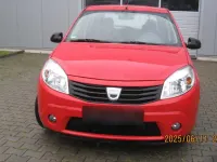 Gebraucht Dacia Sandero 75 PS (55 kW) 2010 Rot Limousine