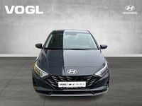 Gebraucht Hyundai i20 Trend 101 PS (74 kW) 2024 Aurora grey / met Limousine