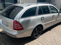 Gebraucht Mercedes C220 150 PS (110 kW) 2003 Silber Kombi