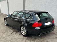 Gebraucht BMW 325 204 PS (150 kW) 2011 Schwarz Kombi
