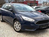Gebraucht Ford Focus Trend 101 PS (74 kW) 2016 Blau Kombi