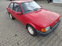 Gebraucht Ford Escort 54 PS (39 kW) 1986 Rot Kleinwagen
