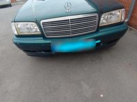Gebraucht Mercedes C180 122 PS (89 kW) 1998 Grün Kombi