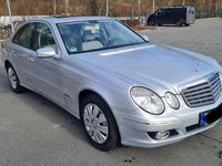 Gebraucht Mercedes E200 Elegance 184 PS (135 kW) 2006 Silber Limousine