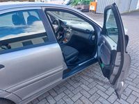 Gebraucht Mercedes C220 Classic 150 PS (110 kW) 2006 Gold Limousine