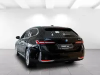 Neu BMW 530 Performance 299 PS (219 kW) 2026 Black sapphire metallic (schwarz) Limousine