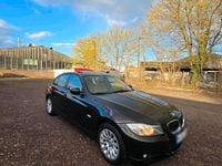 Gebraucht BMW 120 122 PS (89 kW) 2010 Schwarz Kleinwagen