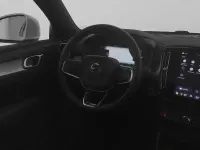 Gebraucht Volvo XC40 Plus 197 PS (144 kW) 2023 Weiß SUV
