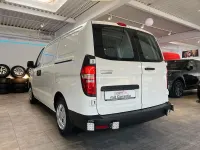 Gebraucht Hyundai H-1 116 PS (85 kW) 2016 Weiß Van / Kleinbus