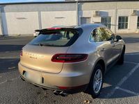 Używany Porsche Macan 148 KM (108 kW) 2016 Złoty SUV