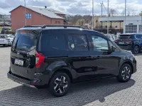 Neu Nissan Townstar Tekna 131 PS (96 kW) 2025 Schwarz Kombi